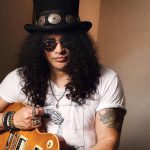 Slash reconoce que las viejas canciones de Guns N’ Roses «fueron sexistas»